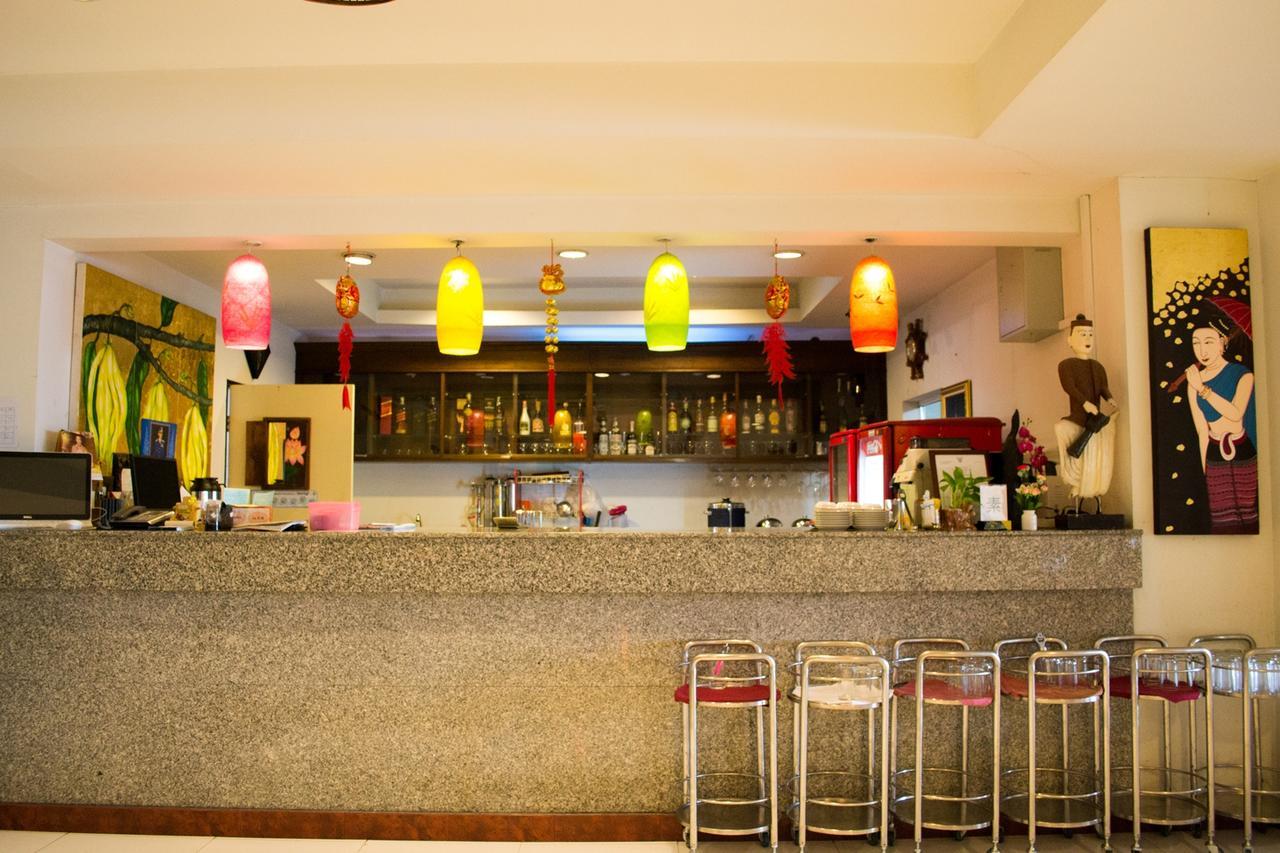 Win Place Hotel Chiang Mai Exterior foto